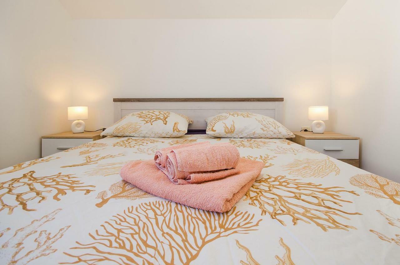 Apartman Korina Sukošan Esterno foto