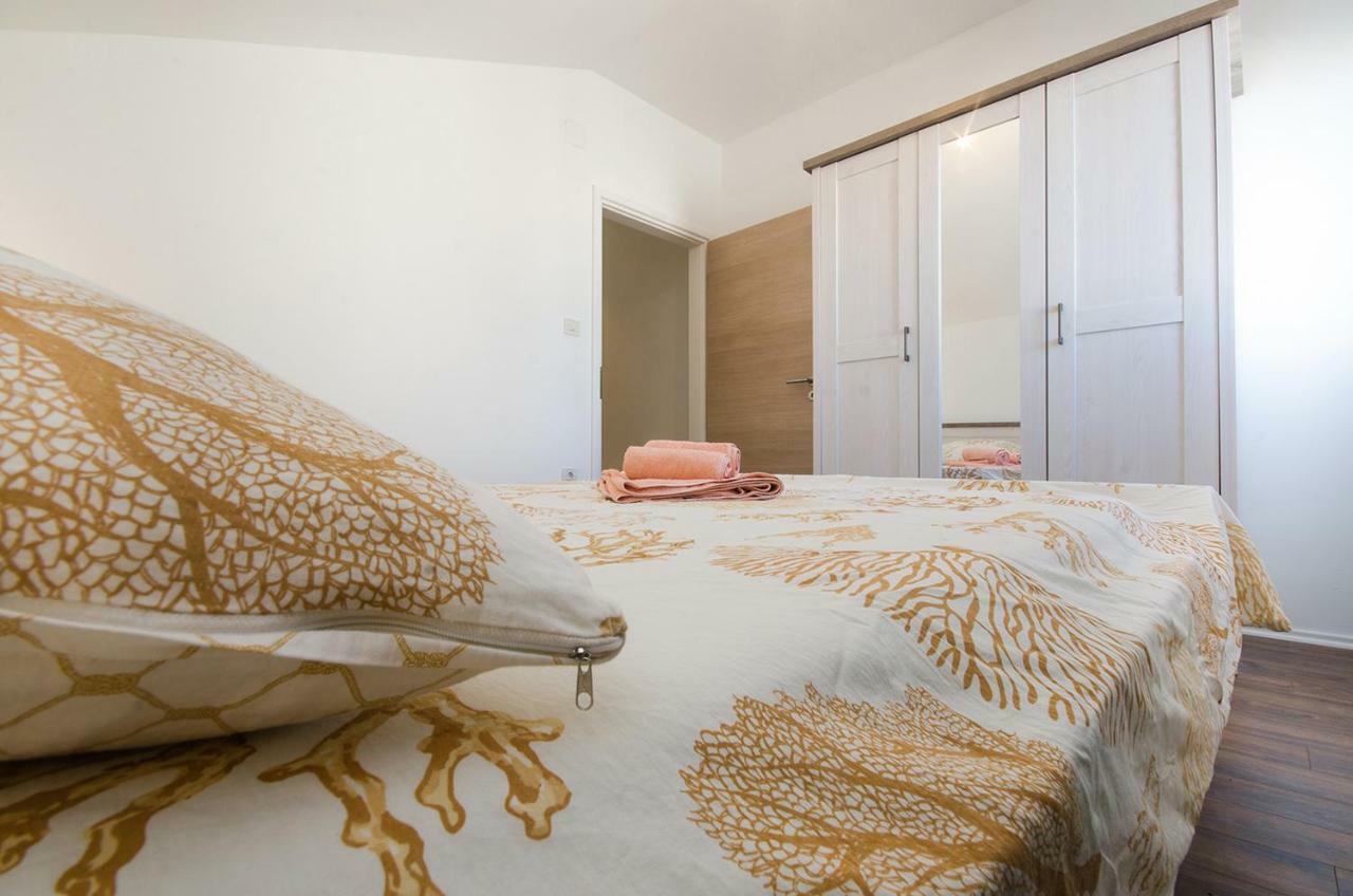 Apartman Korina Sukošan Esterno foto